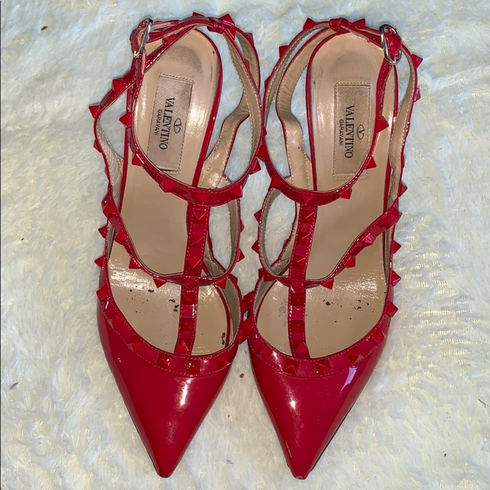 Valentino
Garavani Rockstud Patent leather pumps